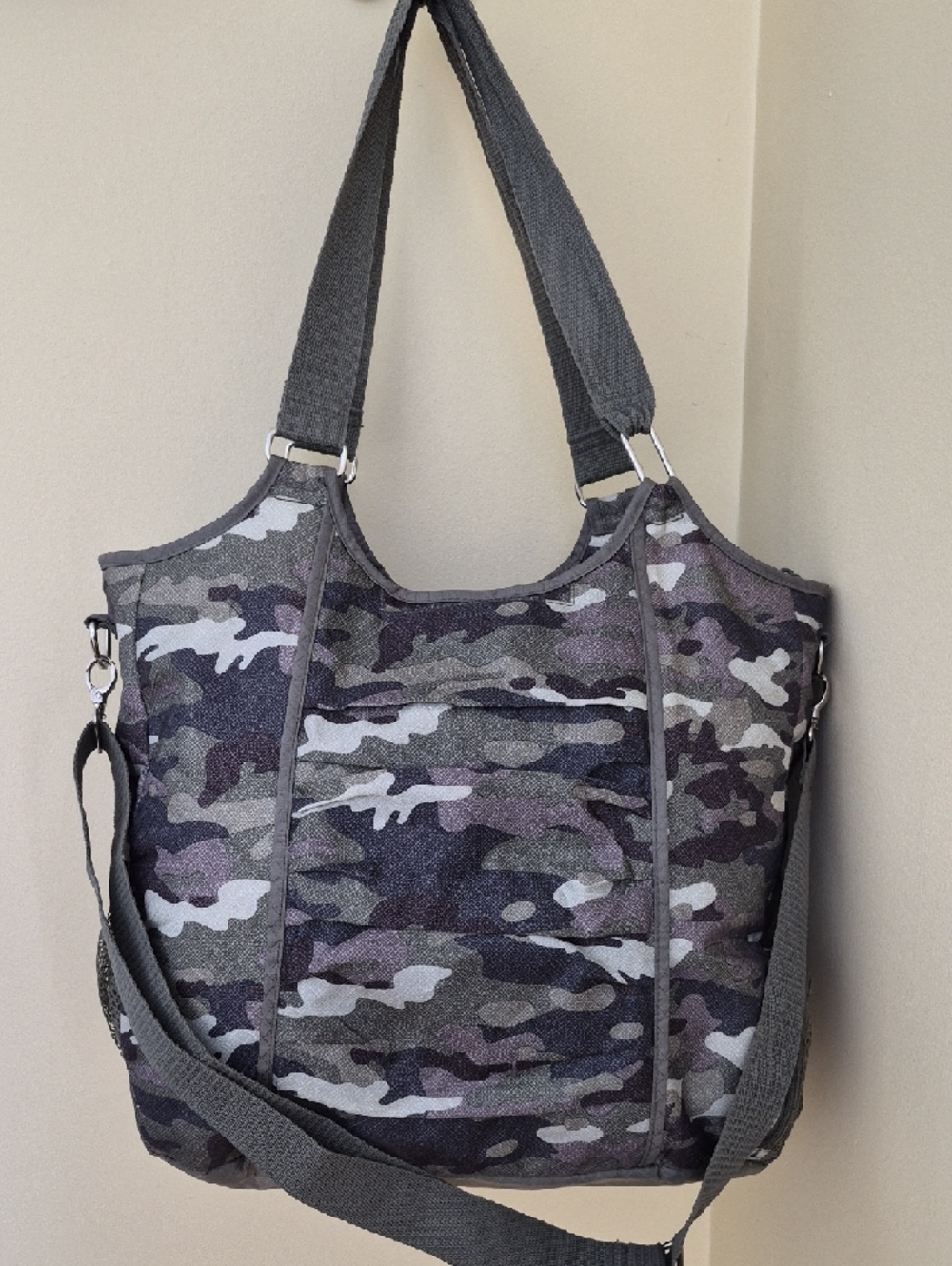 thirty-one Camo Print Travel Tote in Green, Gray, Black